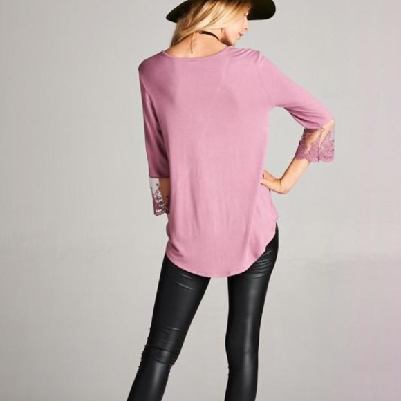 Gipsy VNeck Loose Fit Mauve Top w lace - Picture 2 of 3